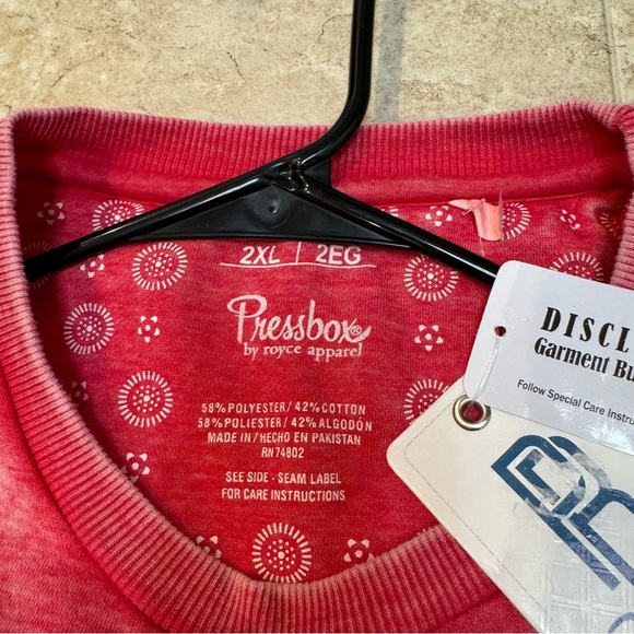 NWT Pressbox Women’s Wisconsin Badgers Red Vintage Wash Sweatshirt Size 2XL - Picture 4 of 6